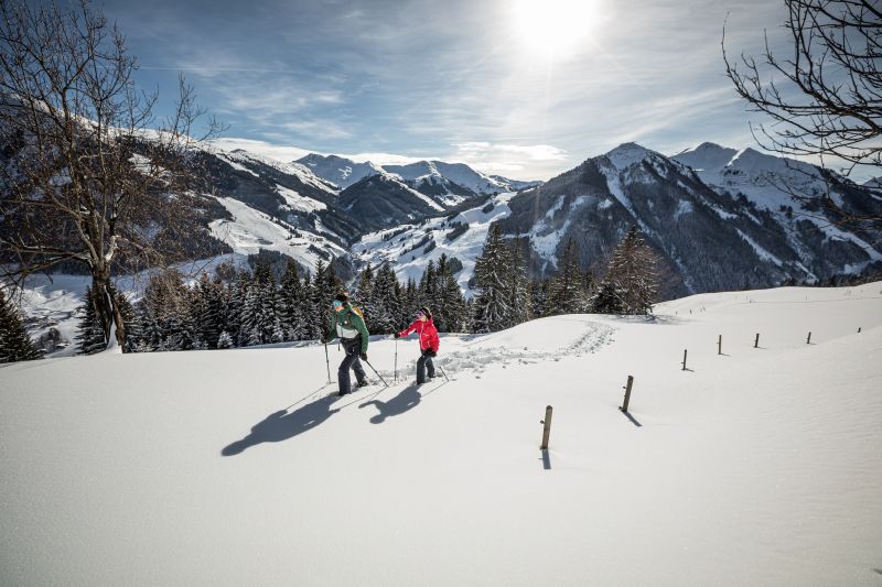 saalbach-winter-schneeschuhwandern-© Saalbach Hinterglemm, mirja-geh